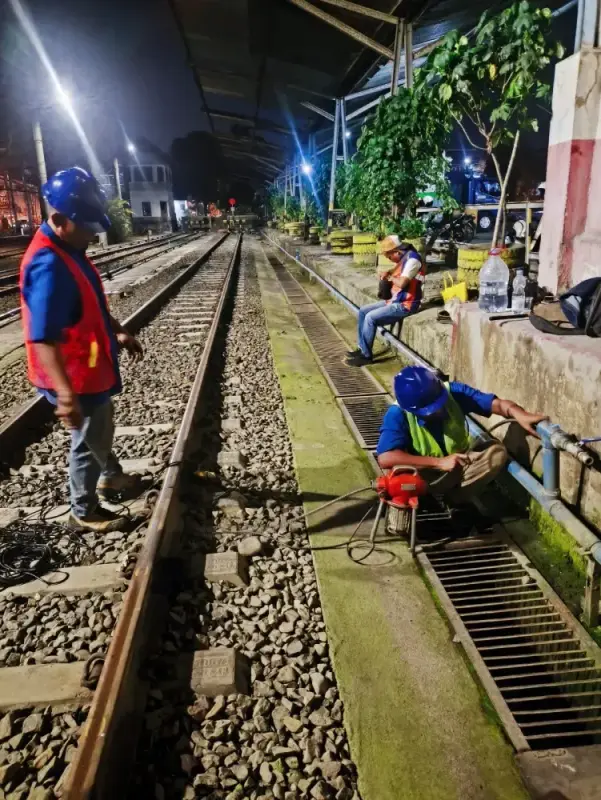 Perlengkapan APD K3 Teknisi Lapangan Drainusantara